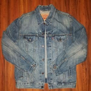 levis denim jacket